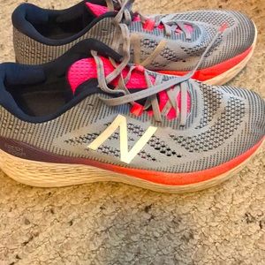 Womens size 9.5 new balance sneaker